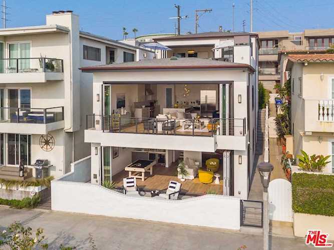 3808 The Strand Manhattan Beach, CA 90266