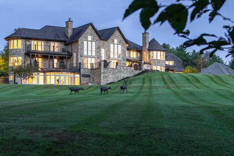 2575 Weeks Hill Rd Stowe, VT 05672
