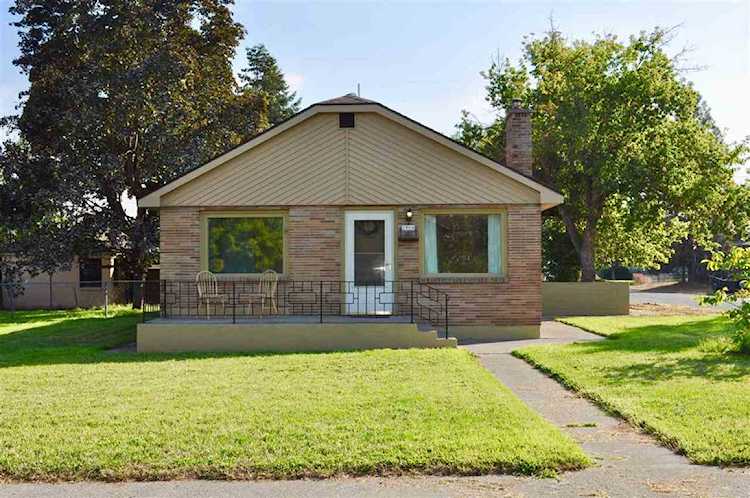 1904 E Bismark Ave Spokane, WA 99208 | MLS 202022596 Photo 1