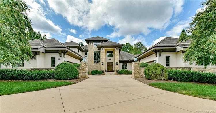 4412 Fox Brook Ln Charlotte, NC 28211
