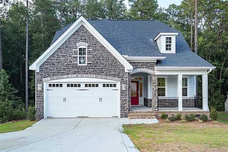 74 School Side Dr Spring Lake, NC 28390