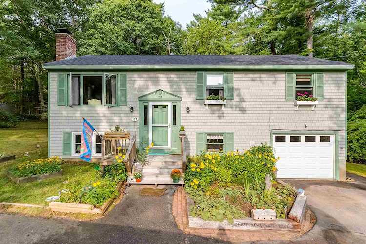 27 Field Ave York, ME 03909