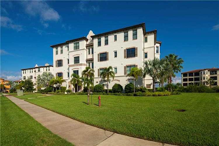 4905 Caspar Whitney PLACE #401 Tampa, FL 33616
