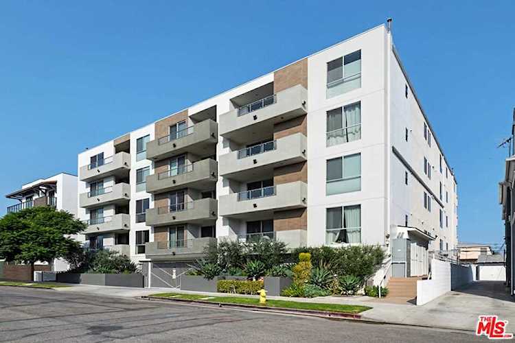 118 N Kings Road #304 Los Angeles, CA 90048