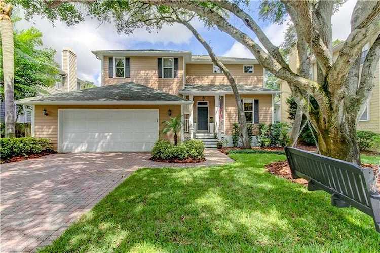 2809 Northpointe Ln Tampa, FL 33611