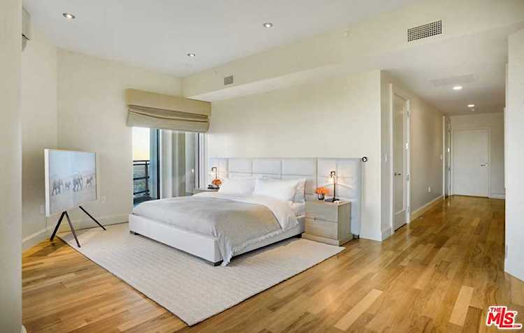 1 W Century Drive #35B Los Angeles, CA 90067