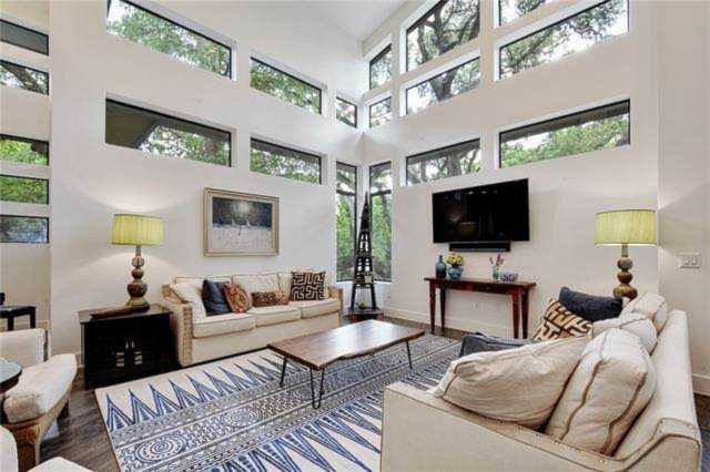 2604 Bridle PATH Austin, TX 78703
