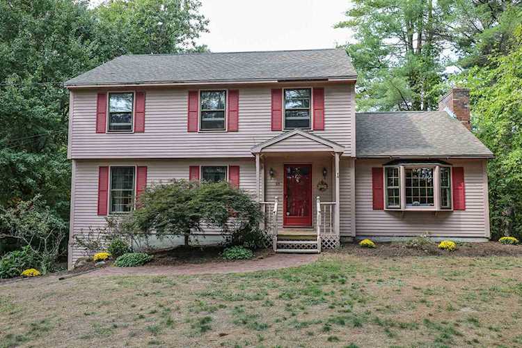 23 Mcquade Brook Rd Bedford, NH 03110