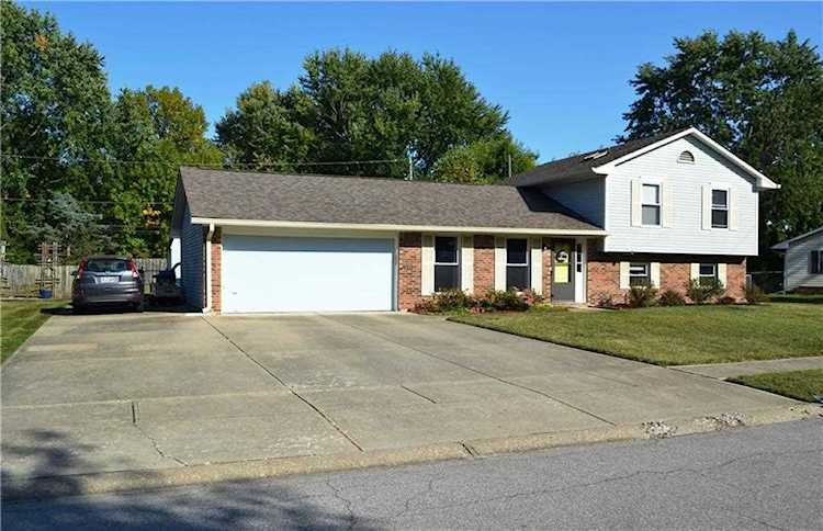 513 Nelson Drive Brownsburg, IN 46112 | MLS 21740597 Photo 1