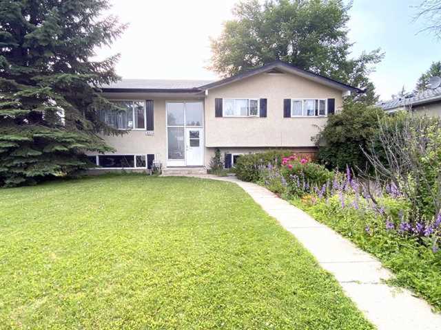 5220 55A St Rocky Mountain House, AB T4T 1H3