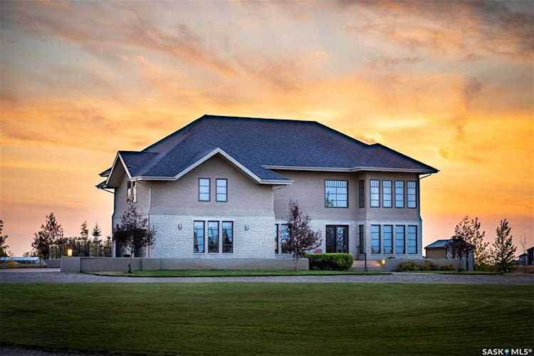 100 Hanley Crescent White City, SK S4L 5B1