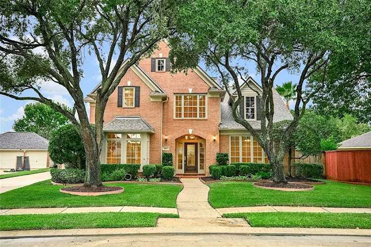 5611 Evening Shore Dr Houston, TX 77041