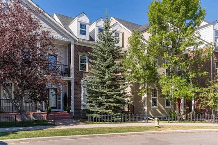 2987 Peacekeepers Way SW Calgary, AB T3E 7R5