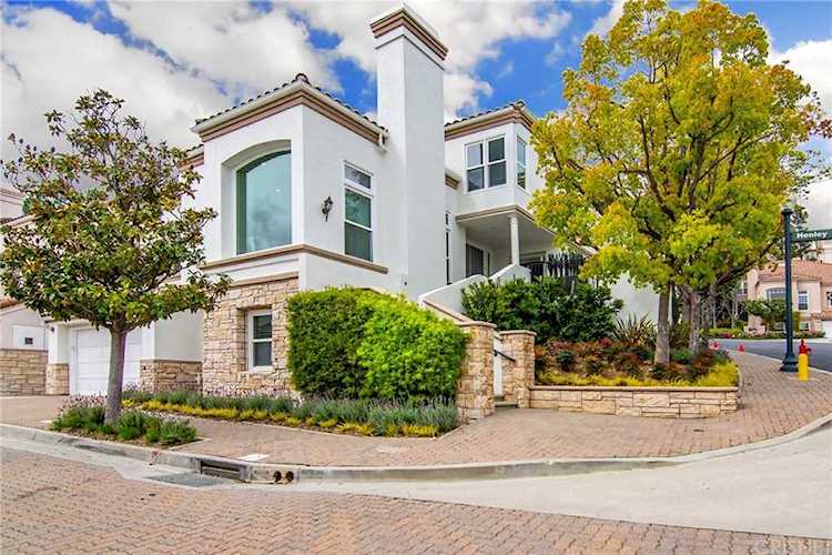 11805 Henley Lane Los Angeles, CA 90077
