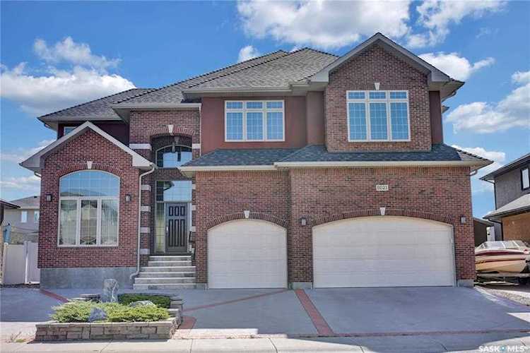 8021 Wascana Gardens Crescent Regina, SK S4V 1G8