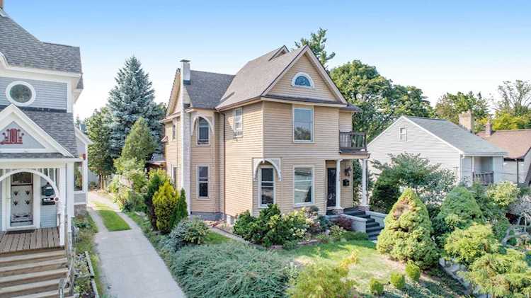339 NW Sunset Ave Grand Rapids, MI 49504 | MLS 20040322 Photo 1
