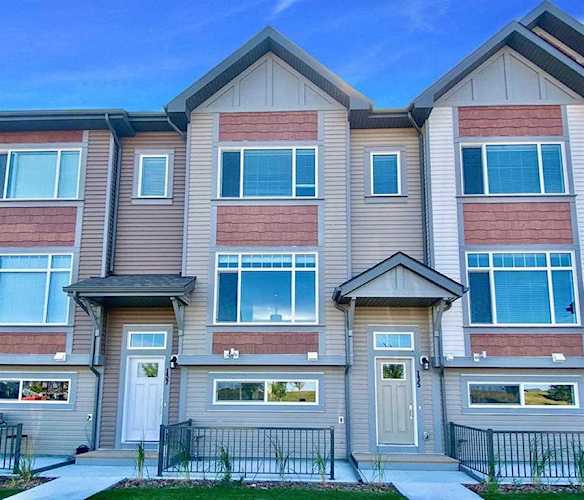 135 Copperstone Park SE Calgary, AB T2Z 5E3