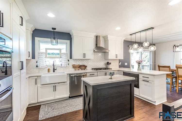 1209 E Cedar Pl Sioux Falls, SD 57103