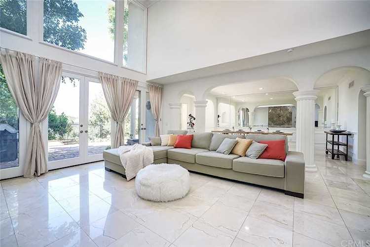 12373 Ridge Circle Los Angeles, CA 90049