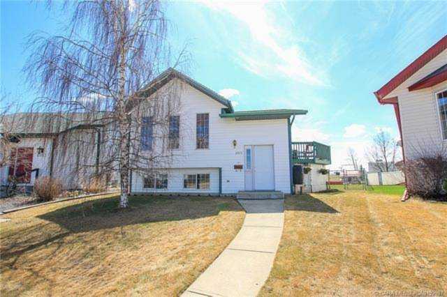 6015 60A Avenue Crescent Innisfail, AB T4G 1V9