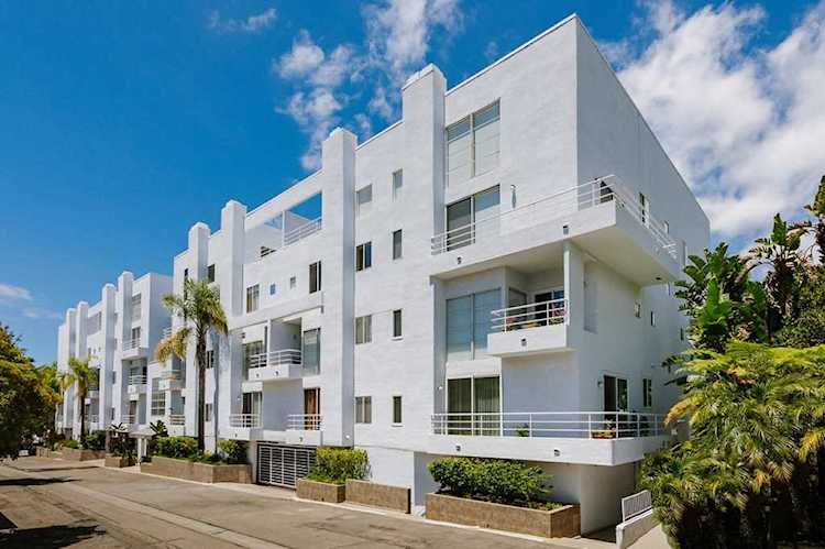 520 S Barrington Avenue #101 Los Angeles, CA 90049
