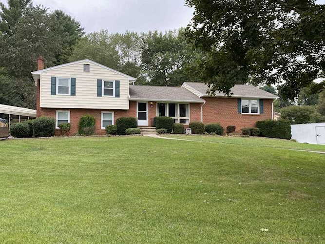 423 Azalea Daleville, VA 24083