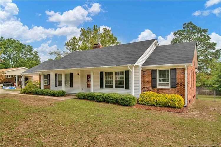 3601 Golfview Rd Hope Mills, NC 28348