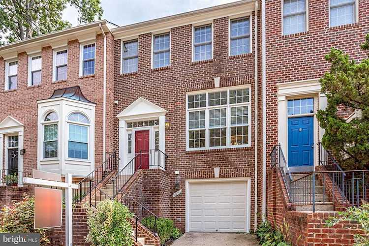 20352 Burnley Square Sterling, VA 20165