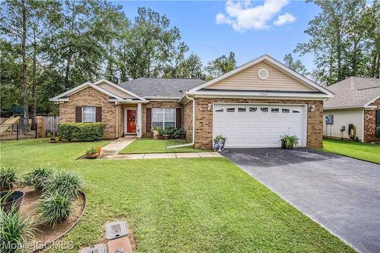 2205 E Spring Grove Mobile, AL 36695