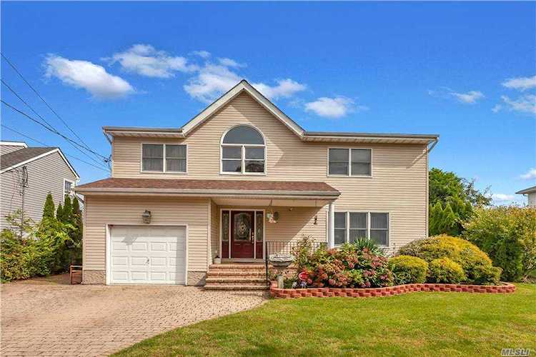92 E Shore Drive Massapequa, NY 11758