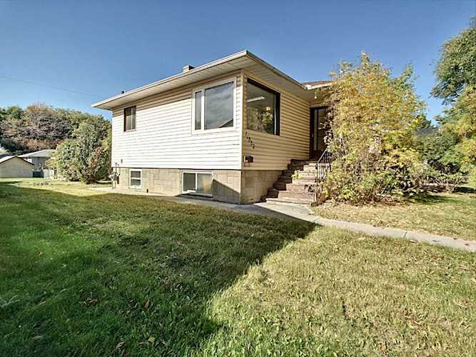 11832 51 Street Edmonton, AB T5W 3G2