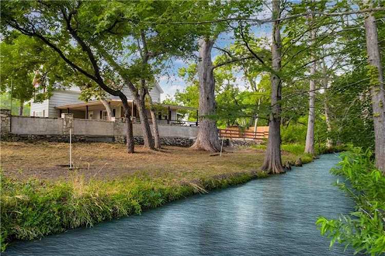 1001 Spur 191 Spicewood, TX 78669