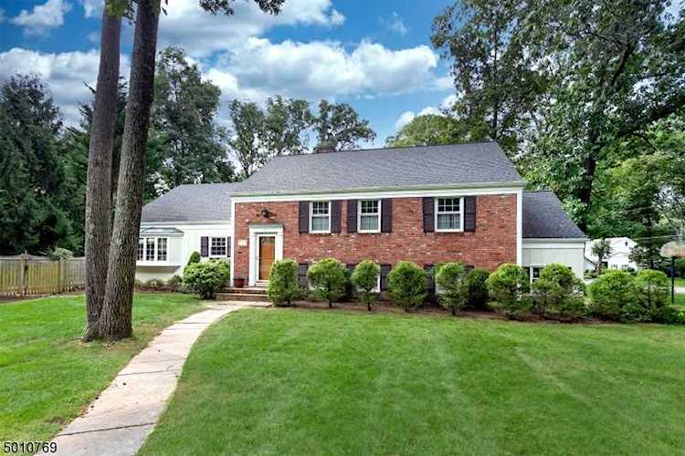 44 Bradwahl Dr Morris Twp., NJ 07960