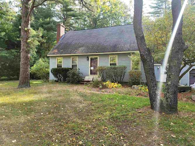 14 Pelham Ln Concord, NH 03301