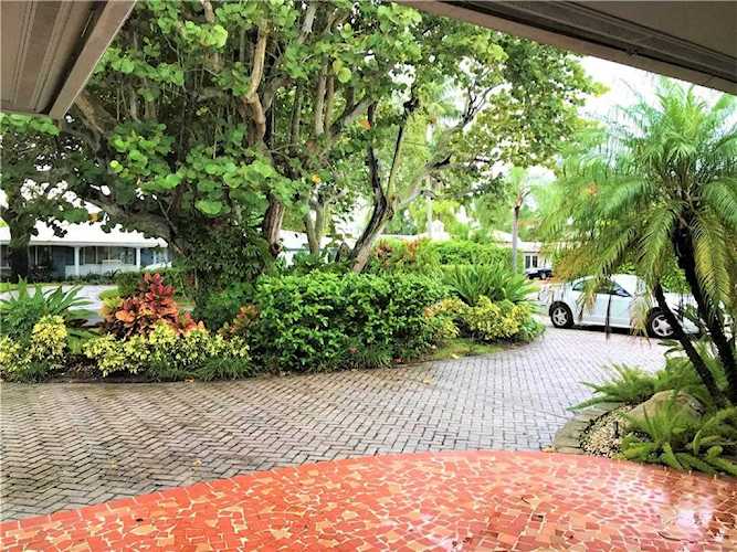 2508 Middle River Dr Fort Lauderdale, FL 33305