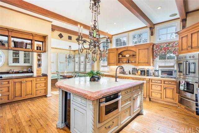 4225 Country Club Drive Long Beach, CA 90807