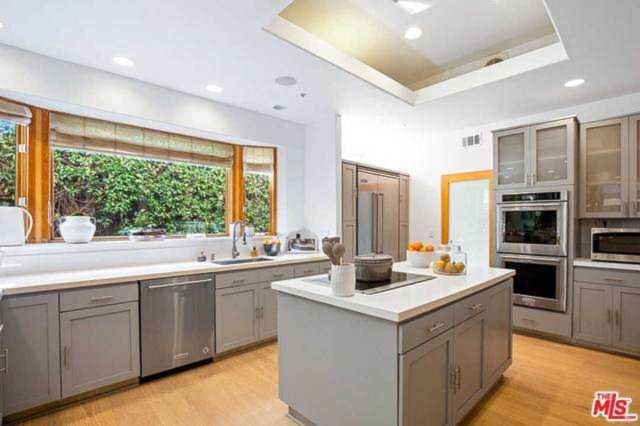 938 Galloway Street Pacific Palisades, CA 90272