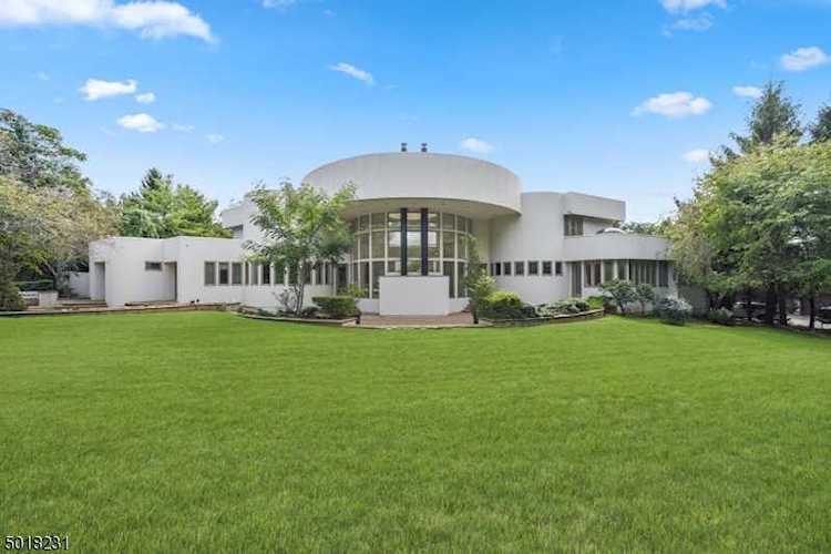 5 Lockhern Ct Livingston Twp., NJ 07039