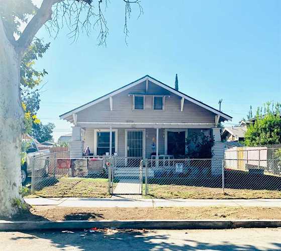 2216 E Clay Avenue Fresno, CA 93701