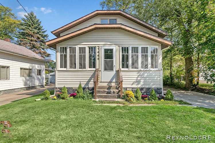 1448 NW Hillcrest Ave Grand Rapids, MI 49504