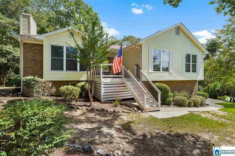 1402 Secretariat Dr Helena, AL 35080