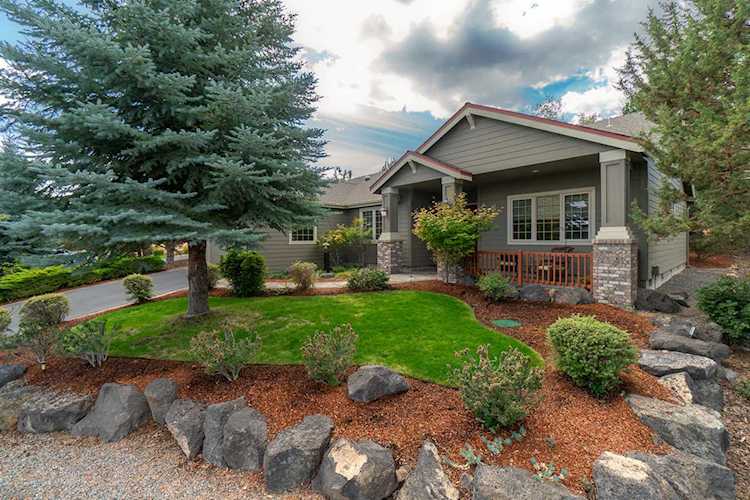 8034 Silver Falls Dr Redmond, OR 97756