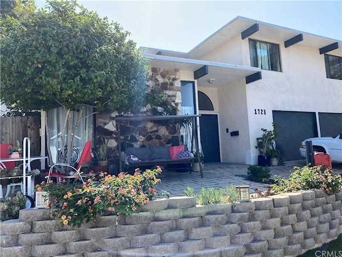 1728 Crestview Avenue Seal Beach, CA 90740
