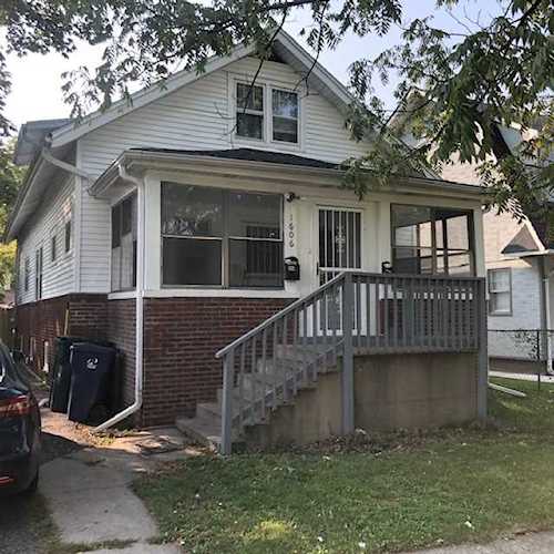 1606 Victoria Ave North Chicago, IL 60064