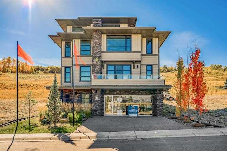411 Patterson Blvd SW Calgary, AB T3H 3N6