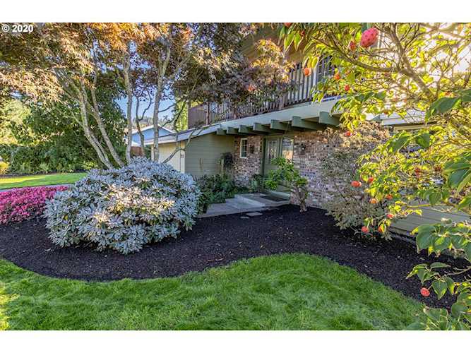 2230 Burlington Dr Eugene, OR 97405