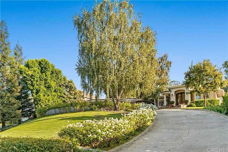 15620 Woodvale Road Encino, CA 91436