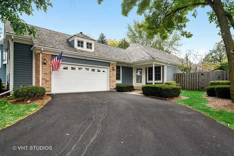 447 Park Barrington Dr Barrington, IL 60010 | MLS 10887975 Photo 1