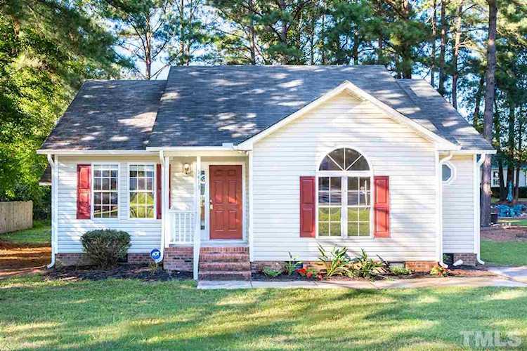 5413 Swordsman Court Knightdale, NC 27545
