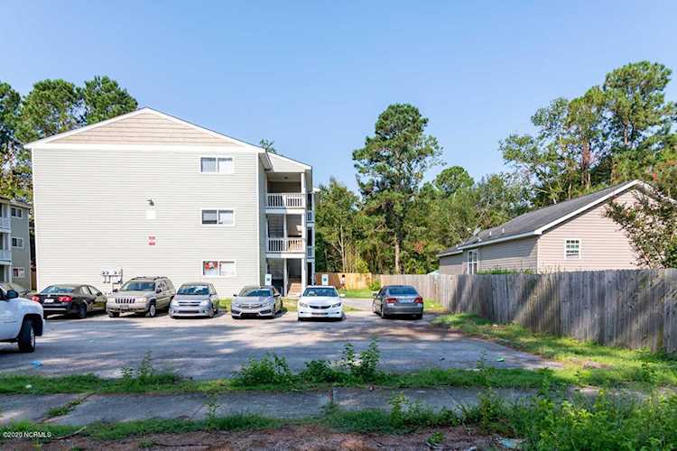 Home For Sale At 211 Sunn Aire Court, Wilmington NC in Sunn Aire Photo 1